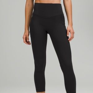 All the right places High rise drawcord waist crop 23’